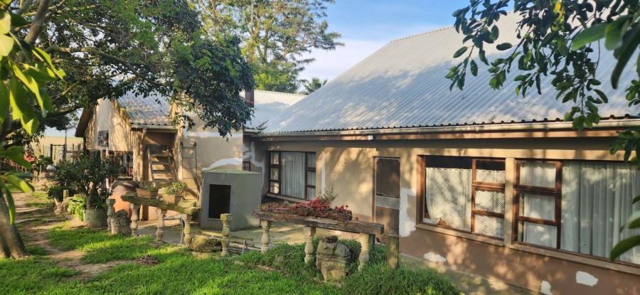 8 Bedroom Property for Sale in Geelhoutboom Western Cape